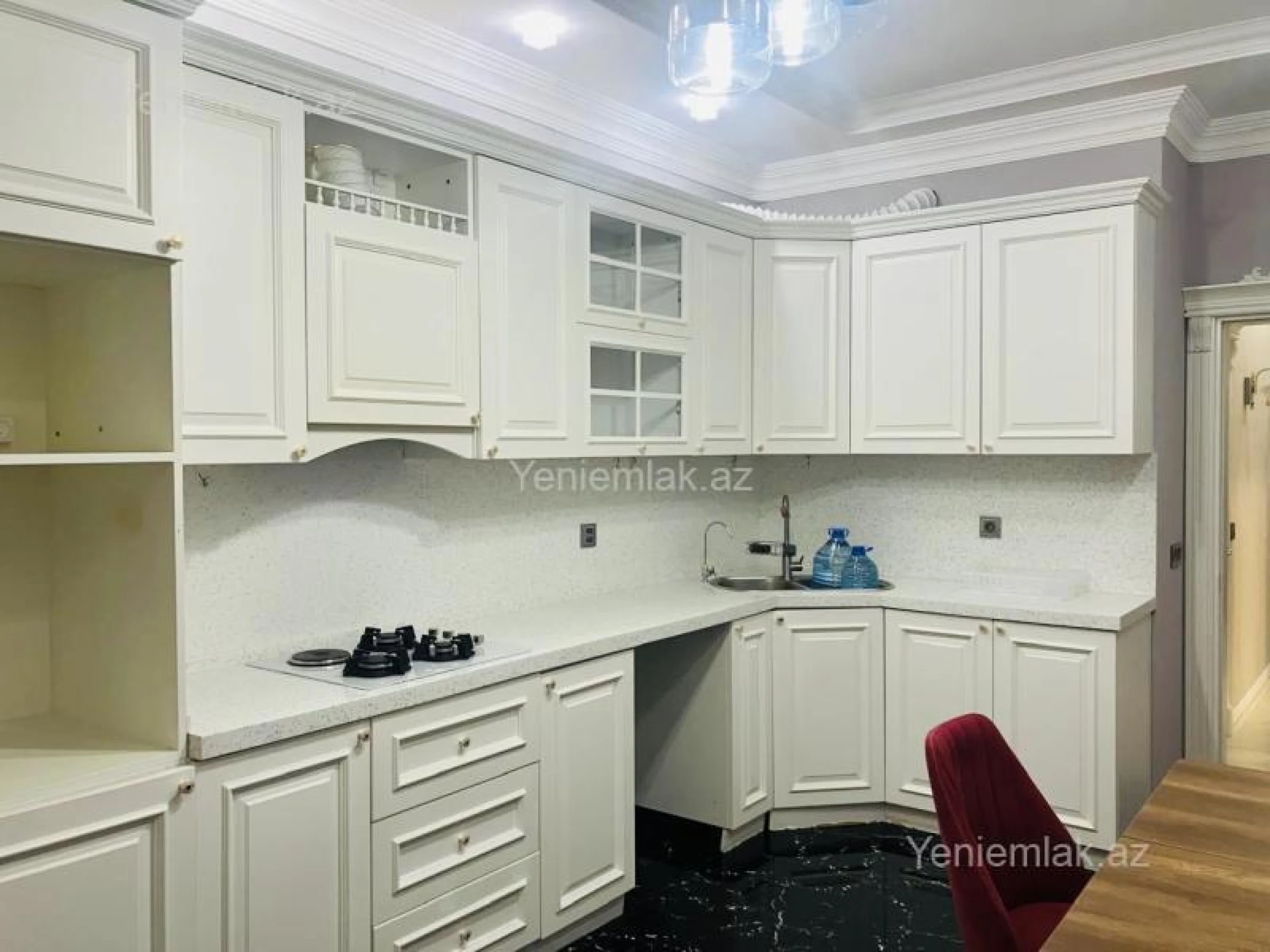 Satılır 3 otaqlı yeni tikili 137.5 m²