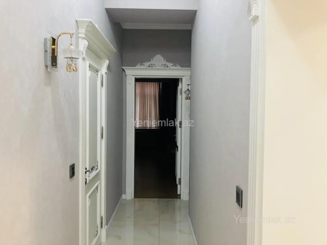 Satılır 3 otaqlı yeni tikili 137.5 m²