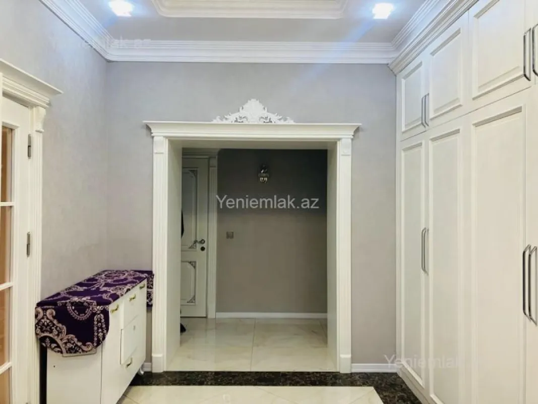 Satılır 3 otaqlı yeni tikili 137.5 m²