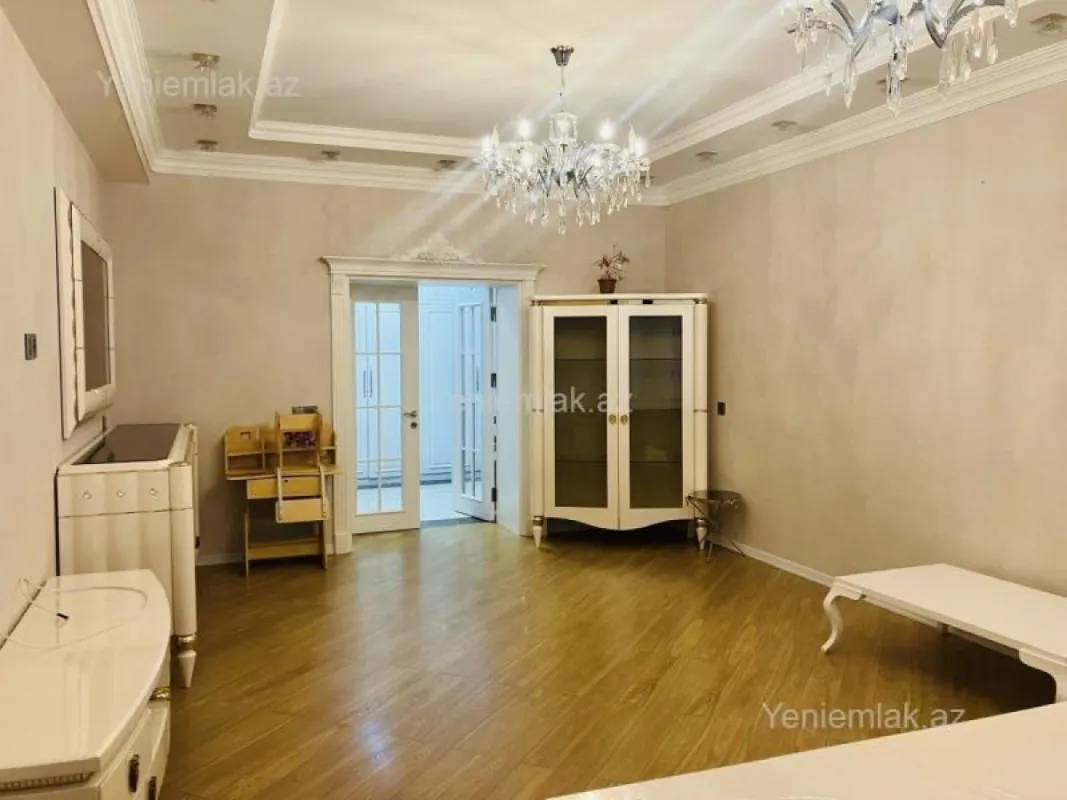Satılır 3 otaqlı yeni tikili 137.5 m²