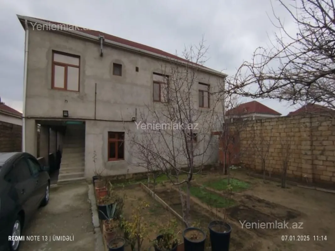 Satılır 8 otaqlı həyət evi 220 m²