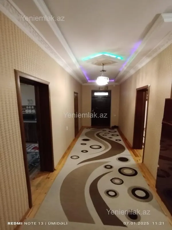 Satılır 8 otaqlı həyət evi 220 m²