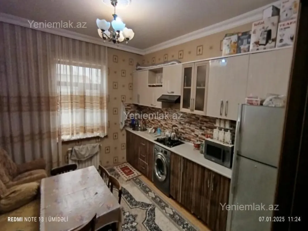 Satılır 8 otaqlı həyət evi 220 m²