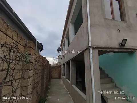 Satılır 8 otaqlı həyət evi 220 m²