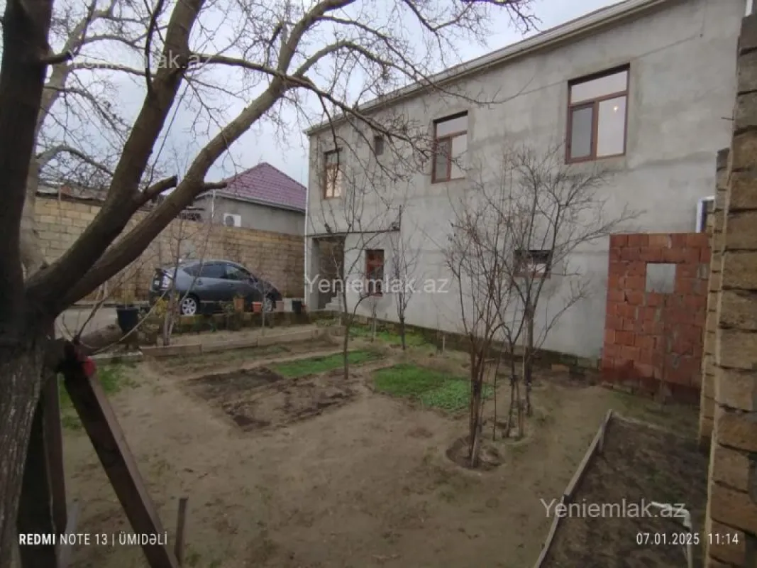 Satılır 8 otaqlı həyət evi 220 m²