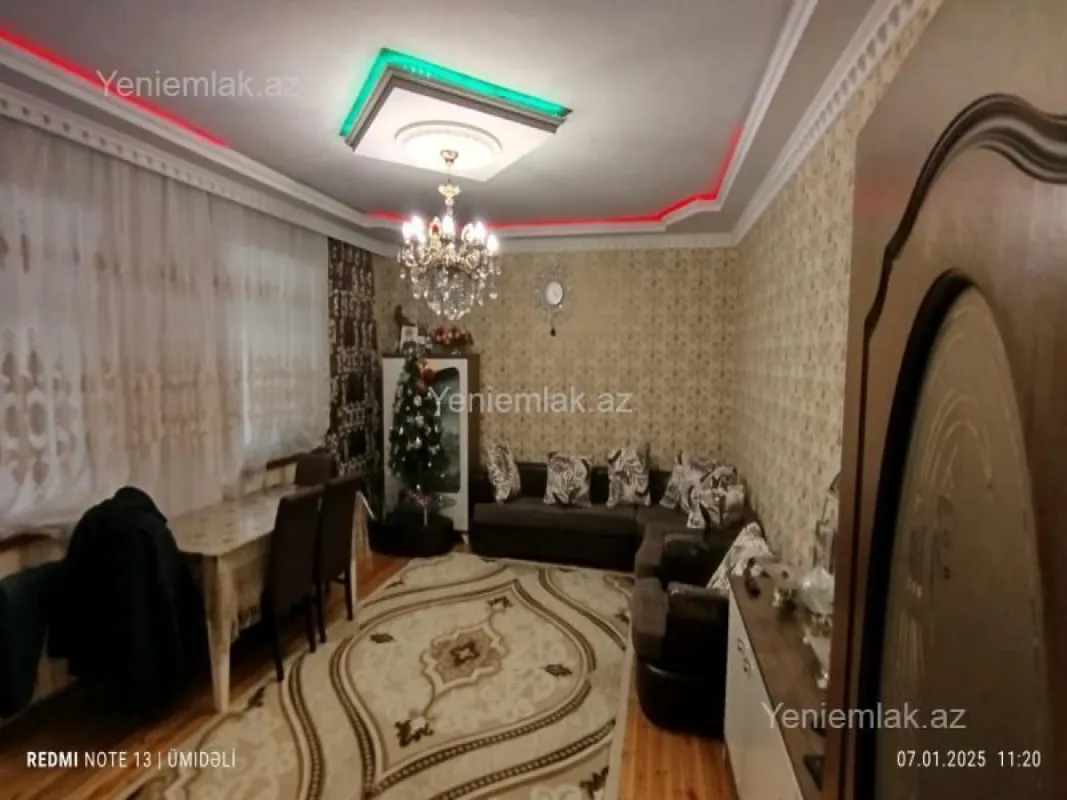 Satılır 8 otaqlı həyət evi 220 m²