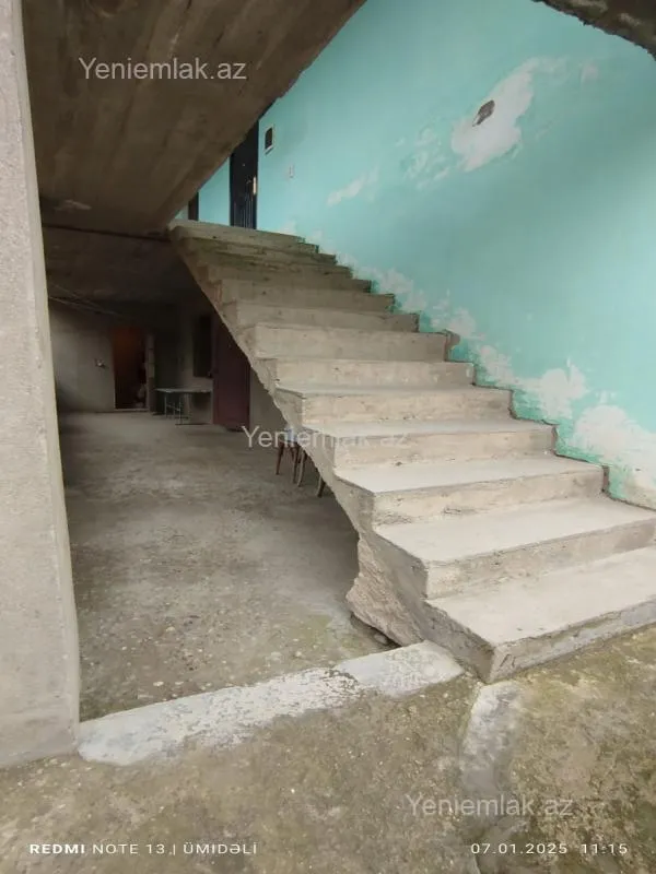 Satılır 8 otaqlı həyət evi 220 m²