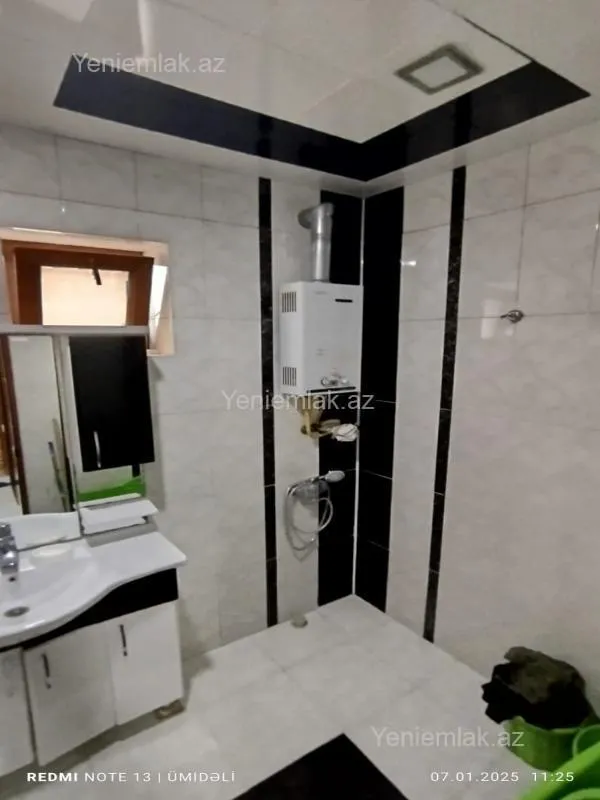 Satılır 8 otaqlı həyət evi 220 m²