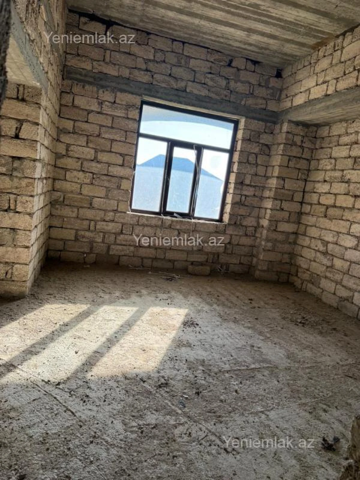 Satılır 9 otaqlı həyət evi 600 m²
