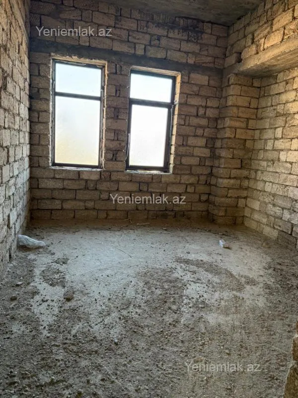 Satılır 9 otaqlı həyət evi 600 m²