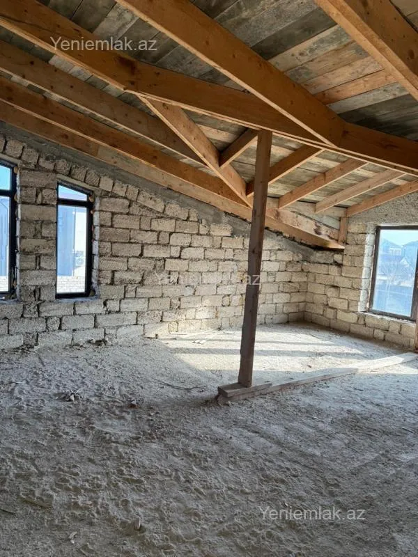Satılır 9 otaqlı həyət evi 600 m²