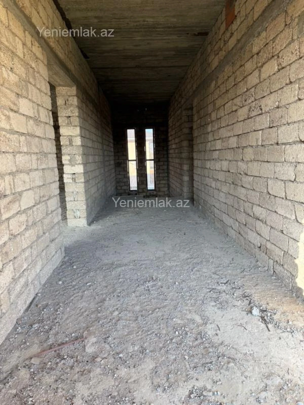 Satılır 9 otaqlı həyət evi 600 m²