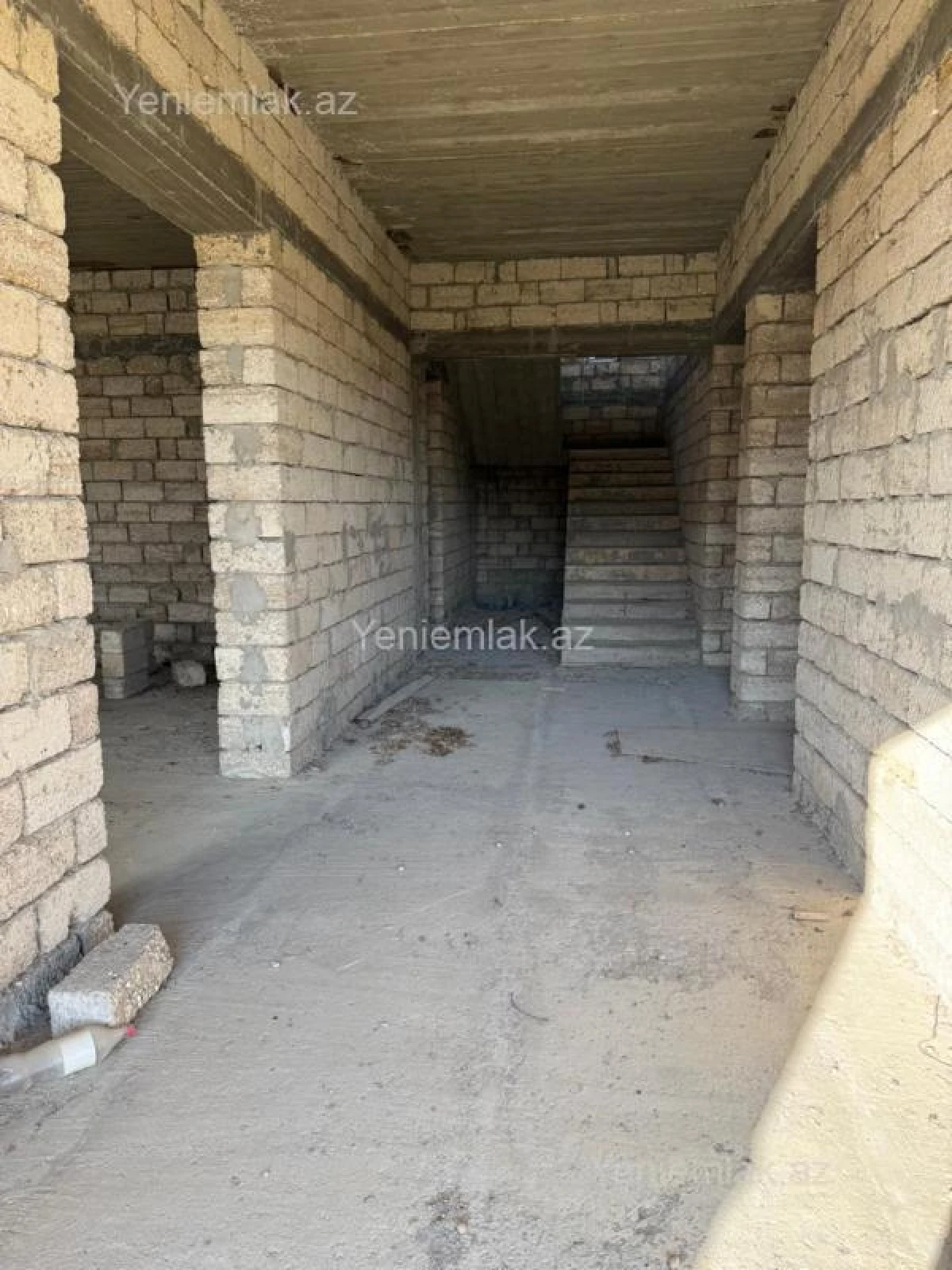 Satılır 9 otaqlı həyət evi 600 m²