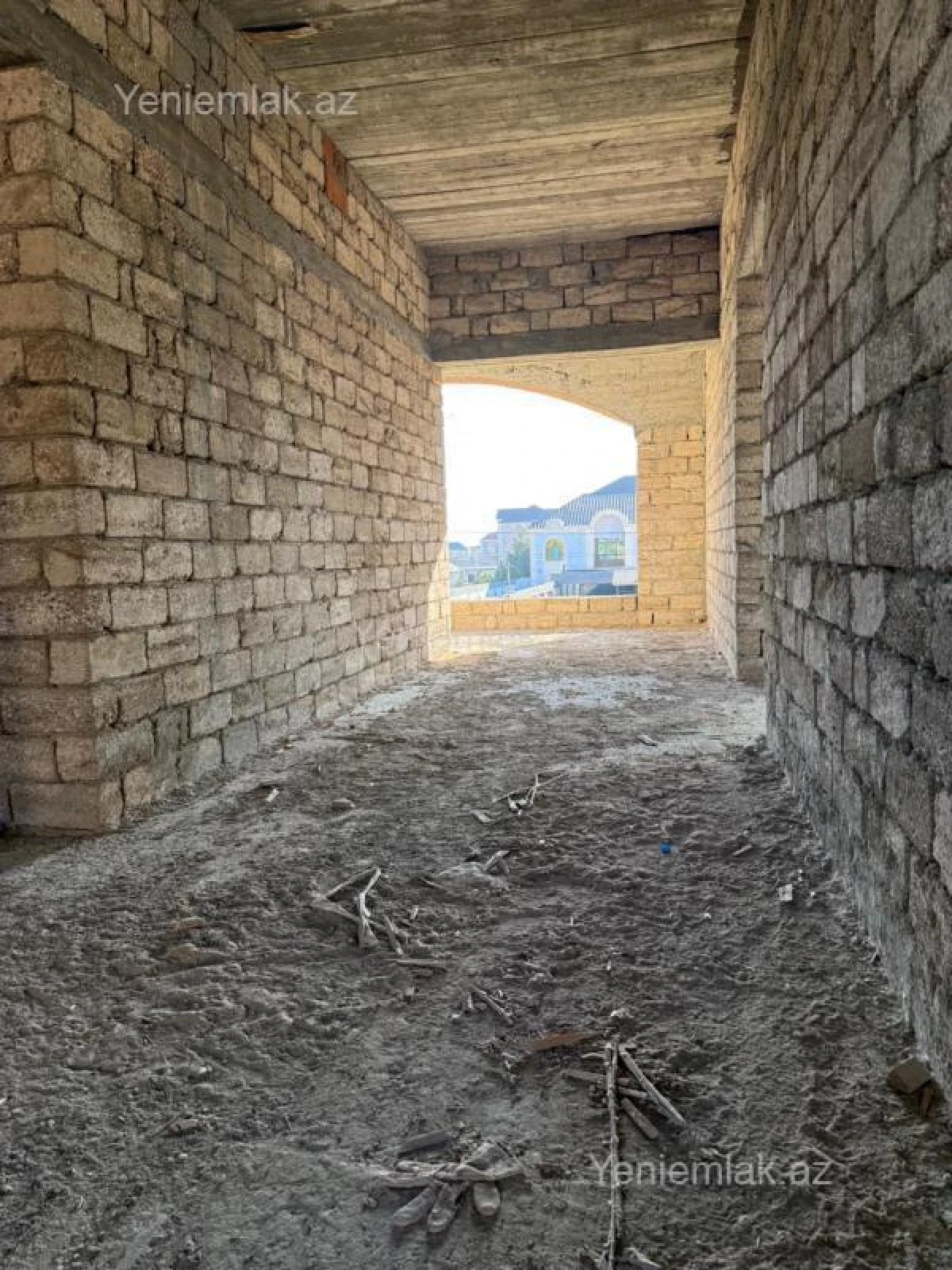 Satılır 9 otaqlı həyət evi 600 m²