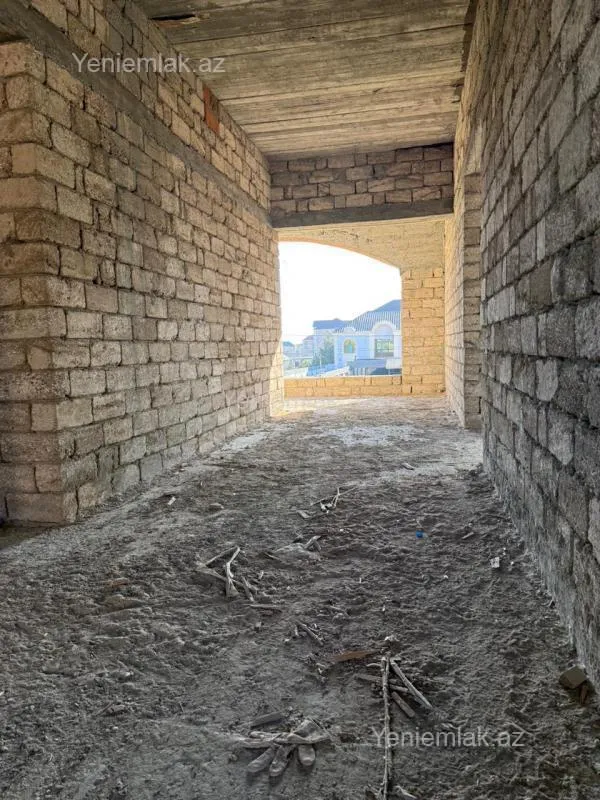 Satılır 9 otaqlı həyət evi 600 m²