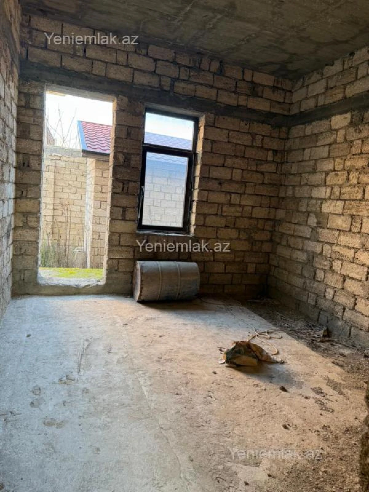 Satılır 9 otaqlı həyət evi 600 m²