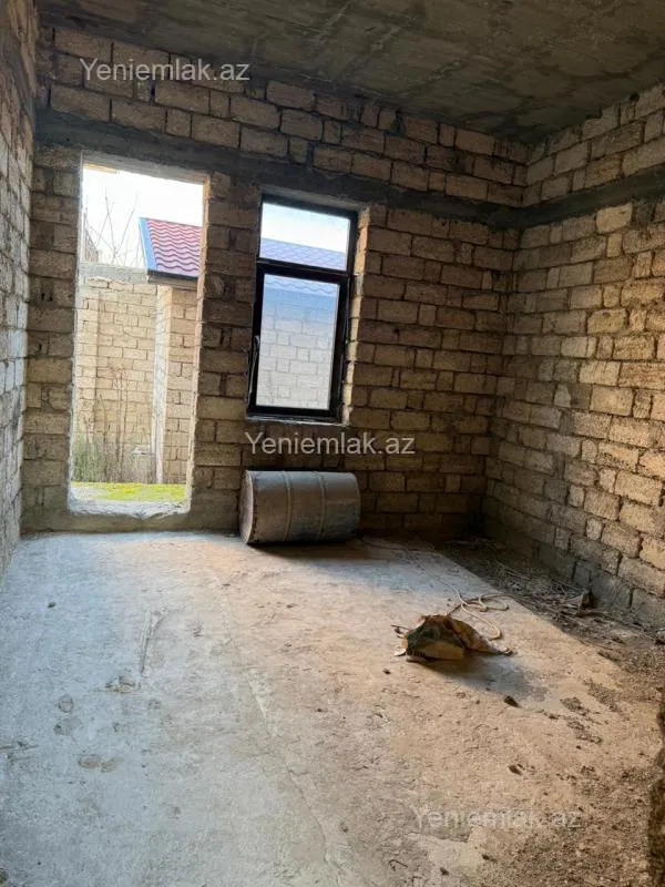 Satılır 9 otaqlı həyət evi 600 m²