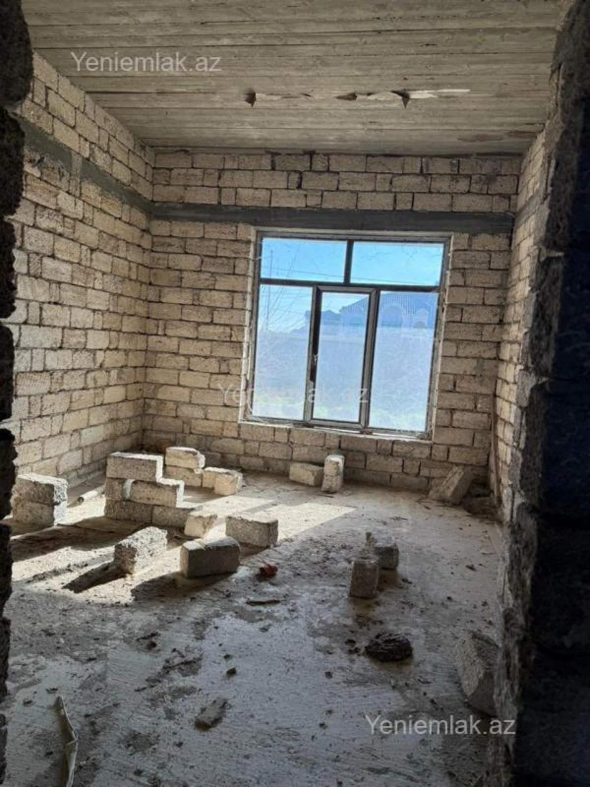 Satılır 9 otaqlı həyət evi 600 m²