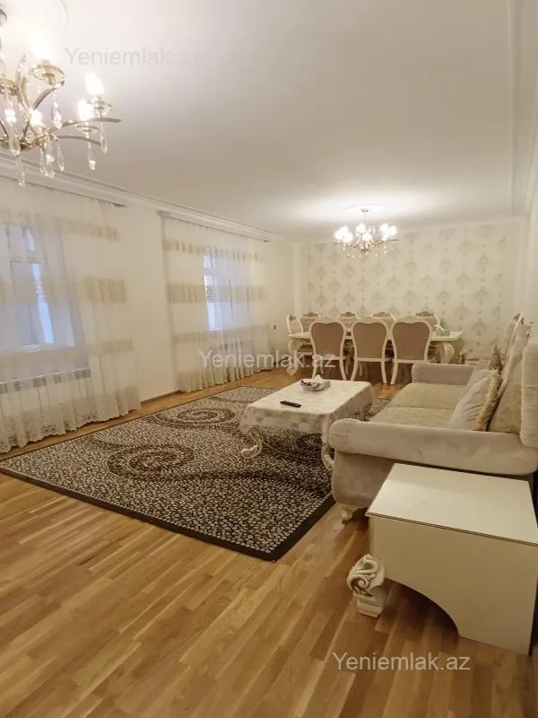 Satılır 5 otaqlı həyət evi 270 m²