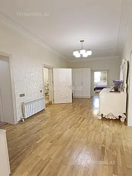 Satılır 5 otaqlı həyət evi 270 m²