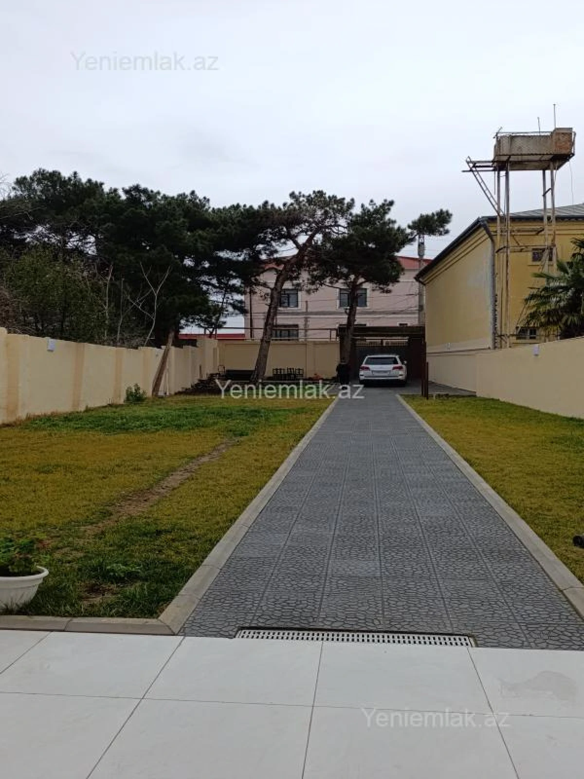 Satılır 5 otaqlı həyət evi 270 m²