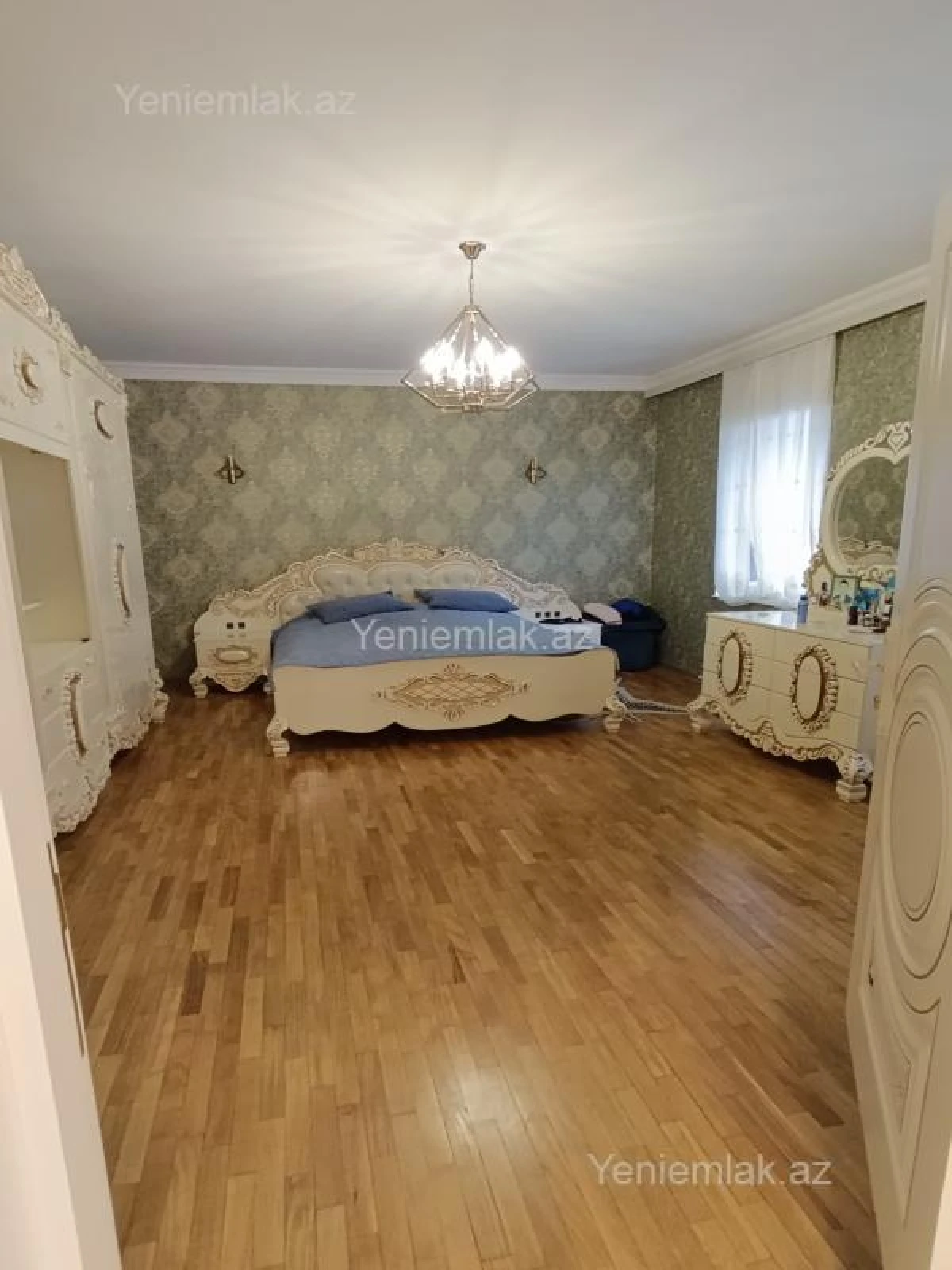 Satılır 5 otaqlı həyət evi 270 m²