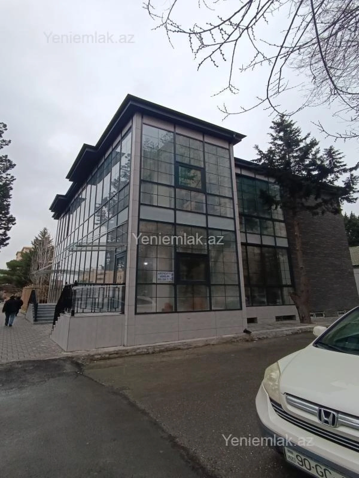 Satılır 10 otaqlı obyekt 530 m²