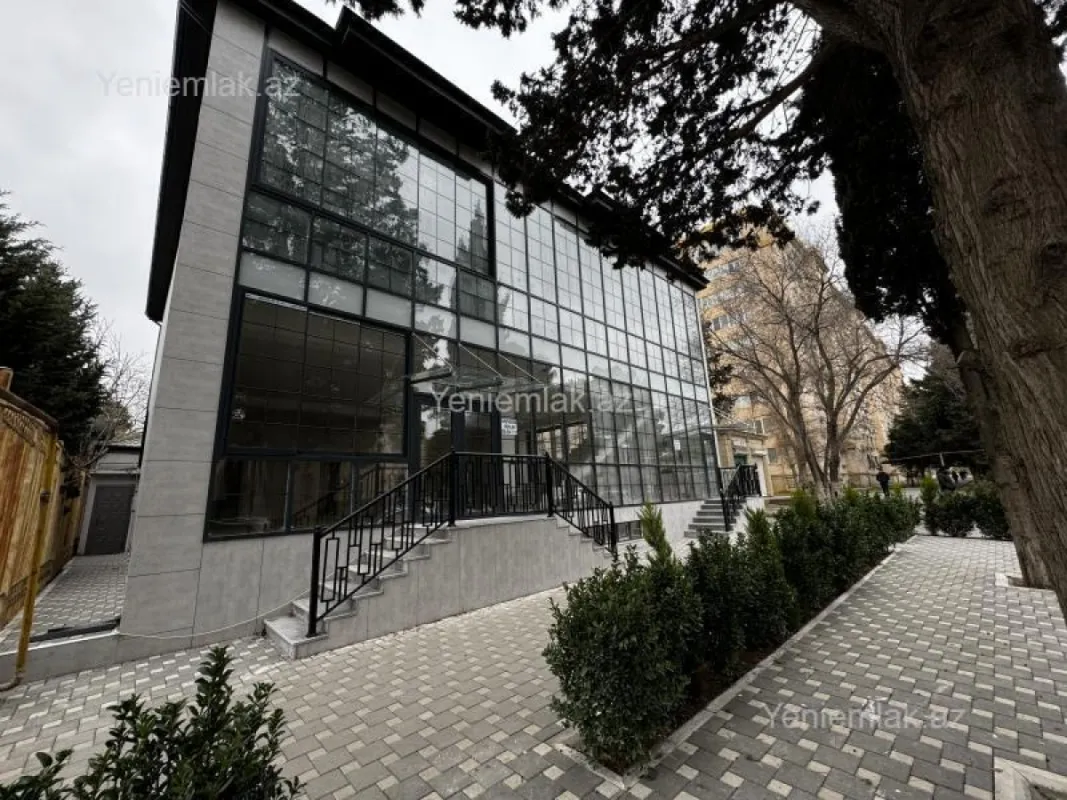Satılır 3 otaqlı obyekt 530 m²