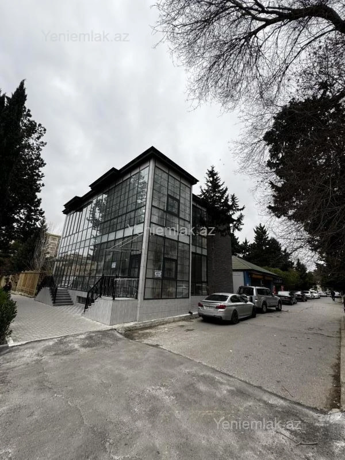 Satılır 3 otaqlı obyekt 530 m²