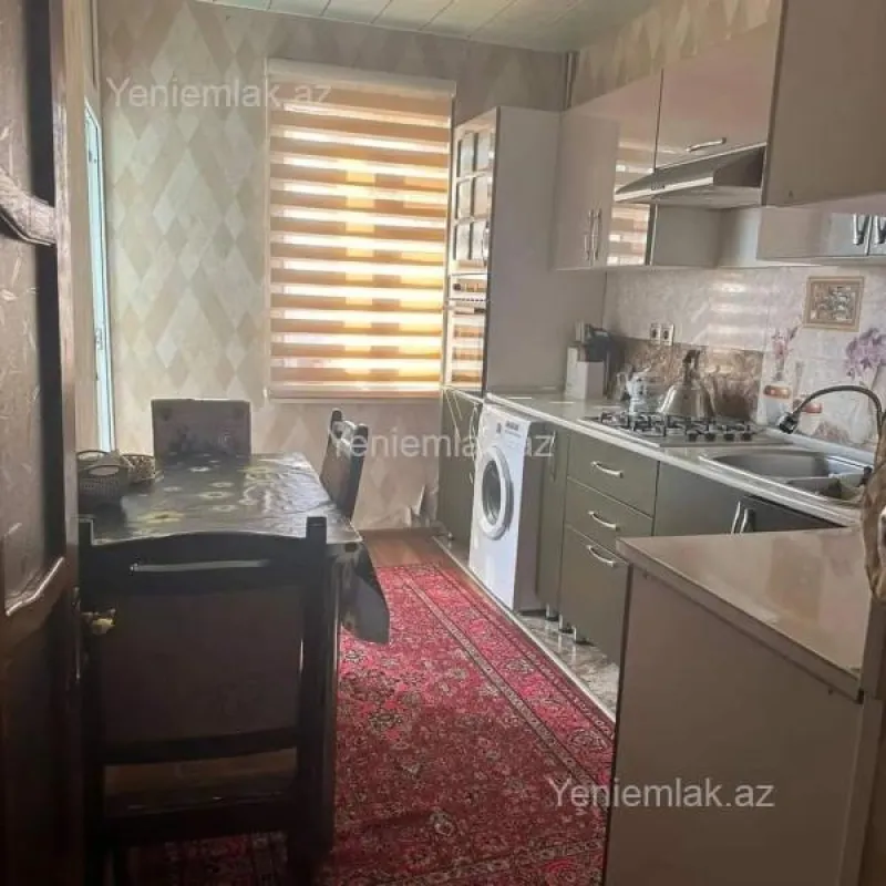 Satılır 5 otaqlı köhnə tikili 95 m²