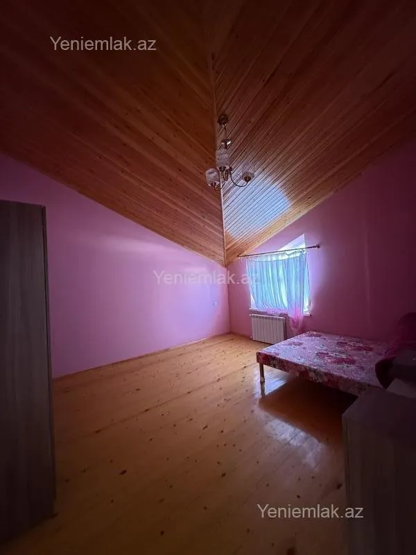 Satılır 5 otaqlı həyət evi 200 m²