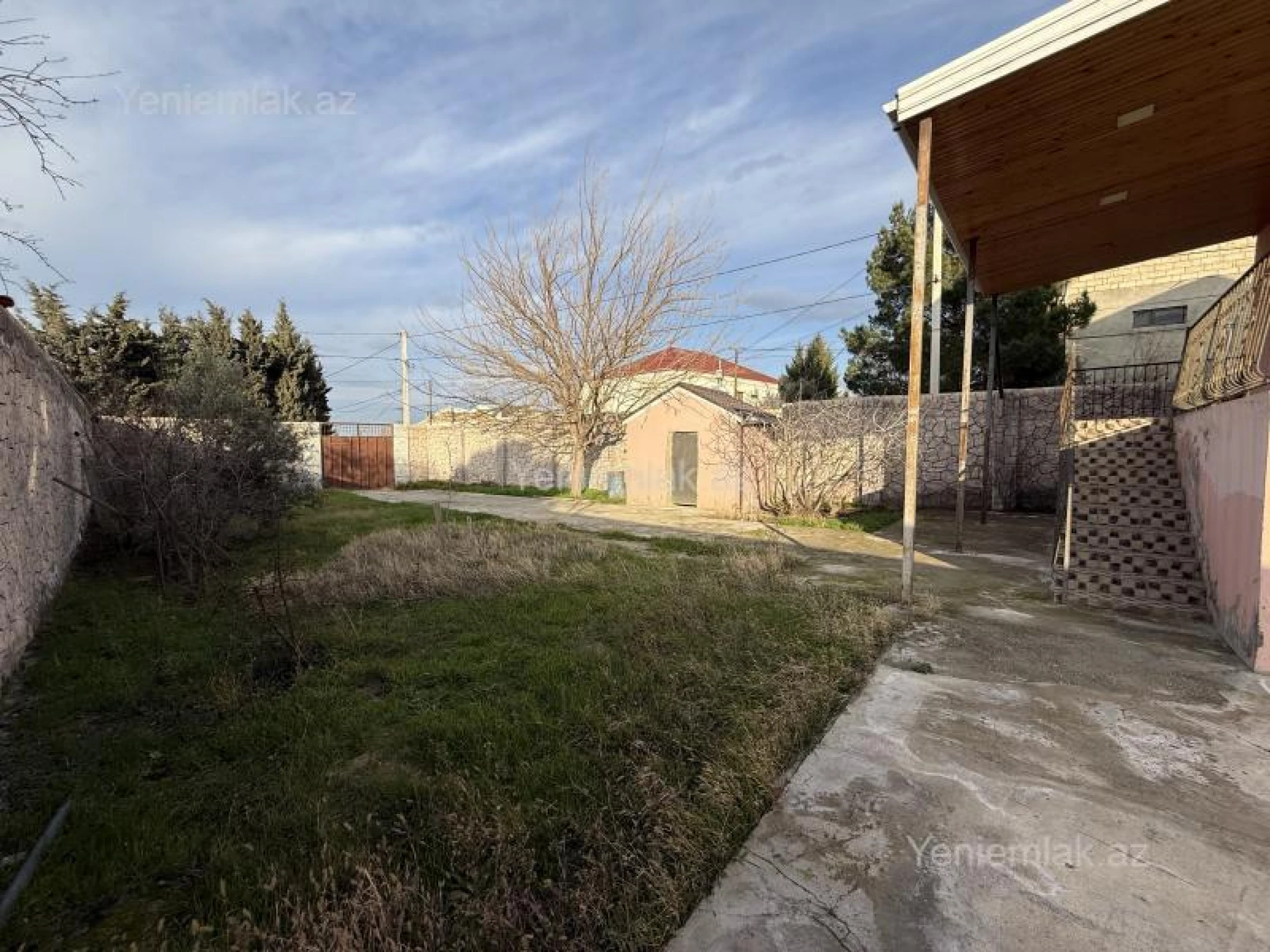 Satılır 5 otaqlı həyət evi 200 m²