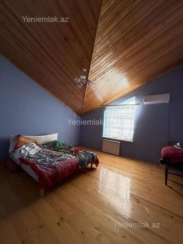 Satılır 5 otaqlı həyət evi 200 m²