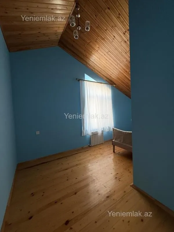 Satılır 5 otaqlı həyət evi 200 m²