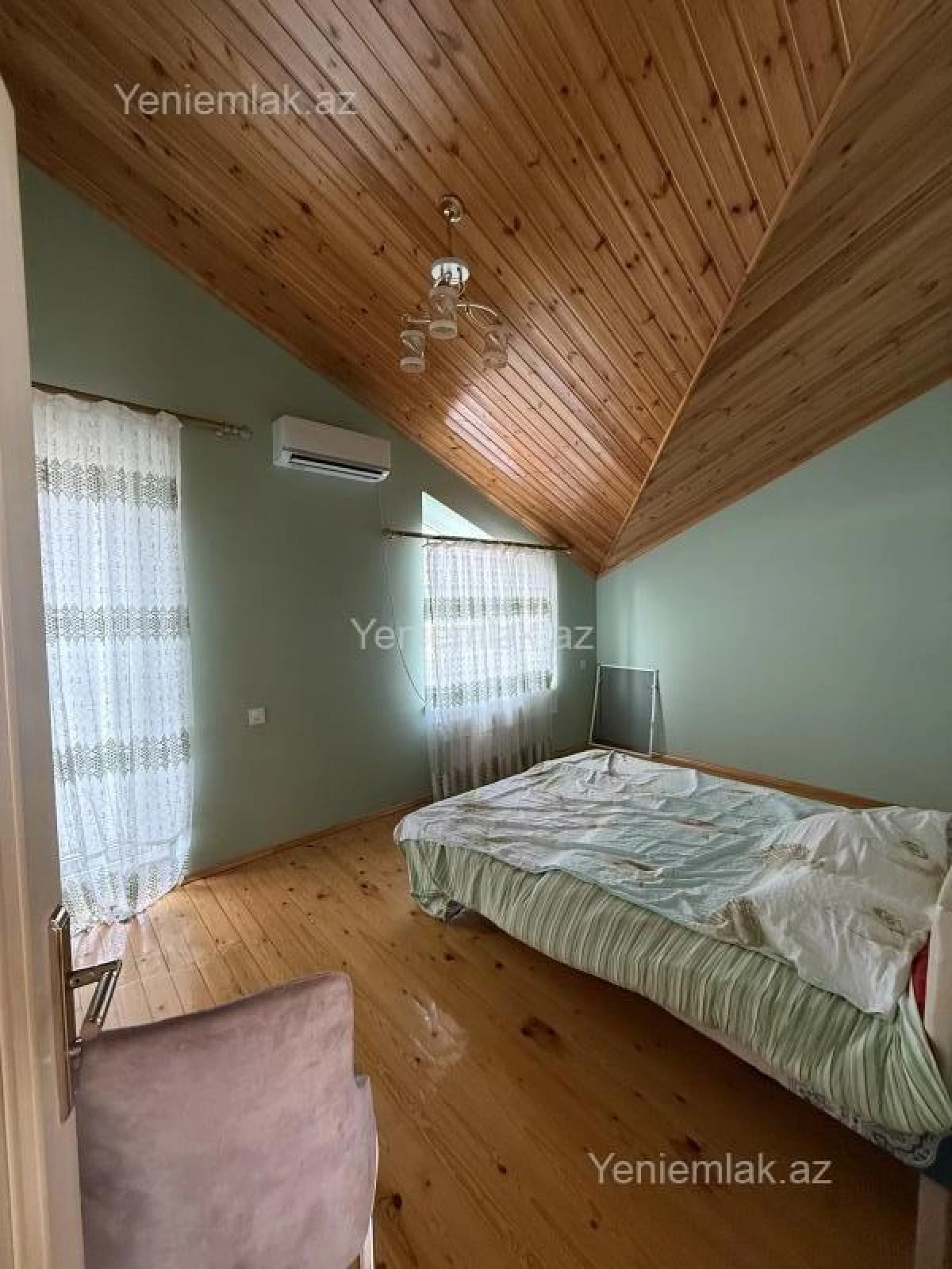 Satılır 5 otaqlı həyət evi 200 m²