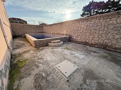 Satılır 5 otaqlı həyət evi 200 m²