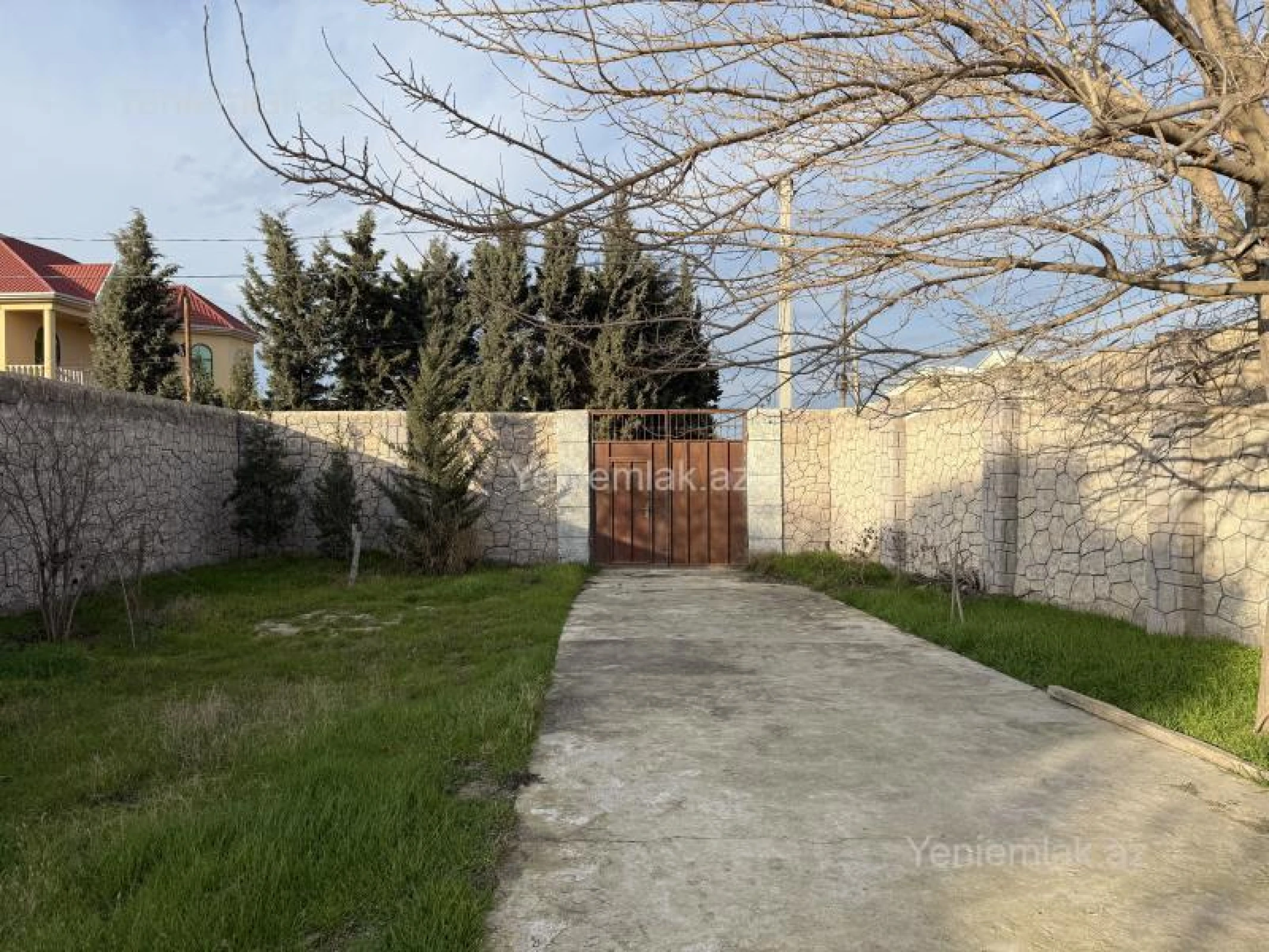 Satılır 5 otaqlı həyət evi 200 m²