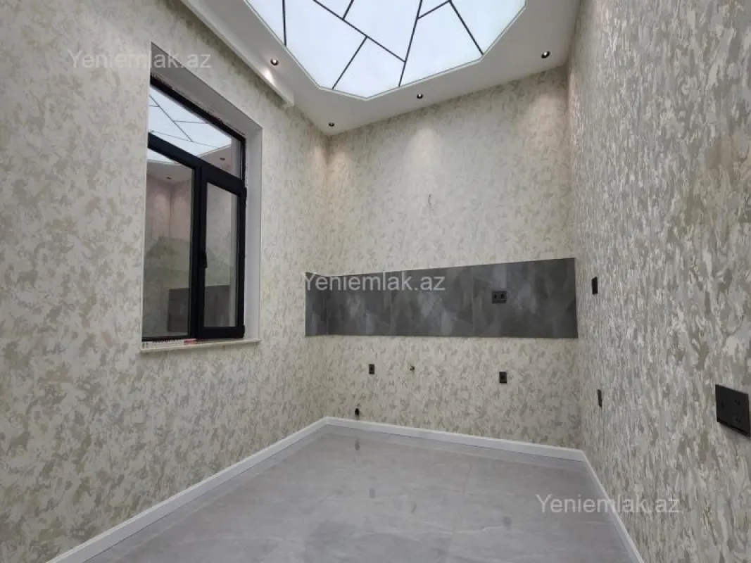 Satılır 6 otaqlı həyət evi 275 m²