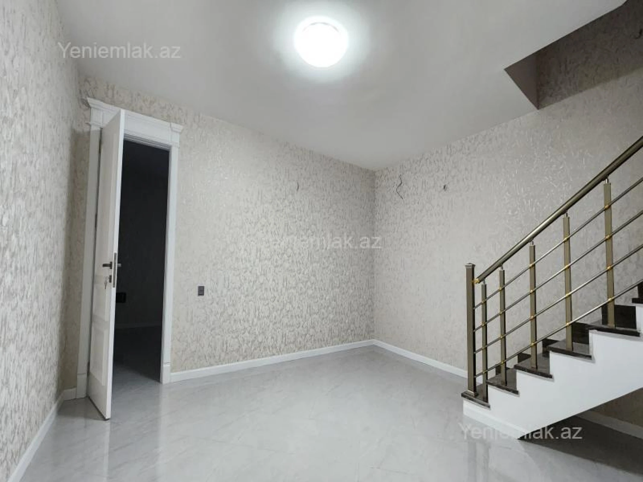 Satılır 6 otaqlı həyət evi 275 m²