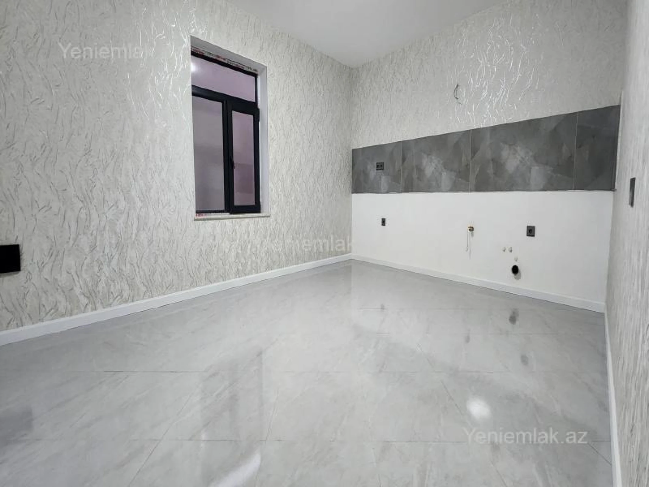 Satılır 6 otaqlı həyət evi 275 m²