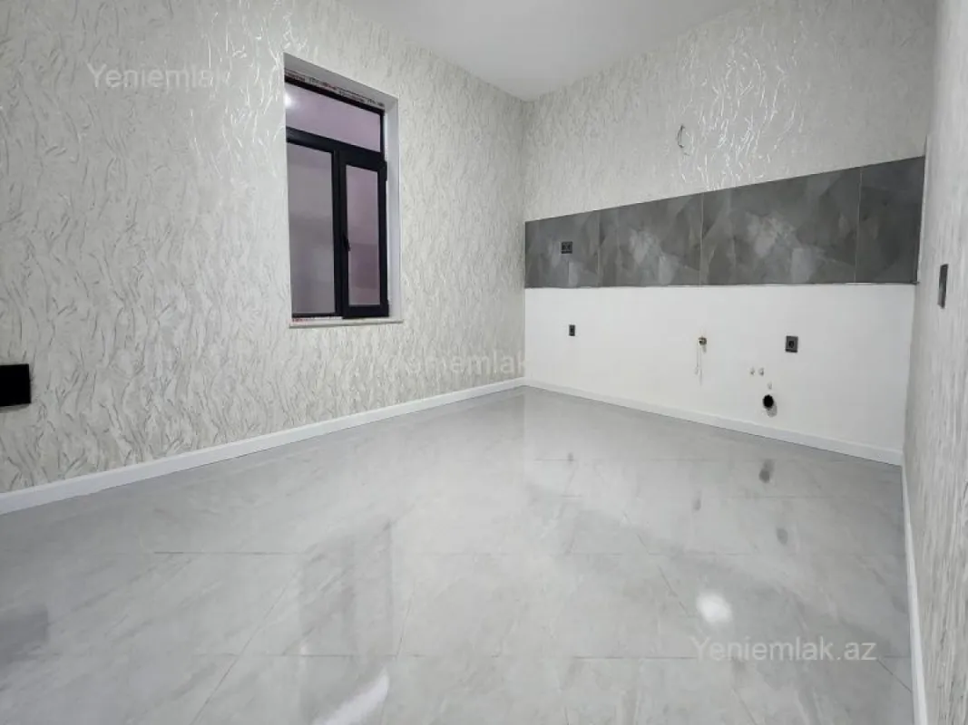Satılır 6 otaqlı həyət evi 275 m²