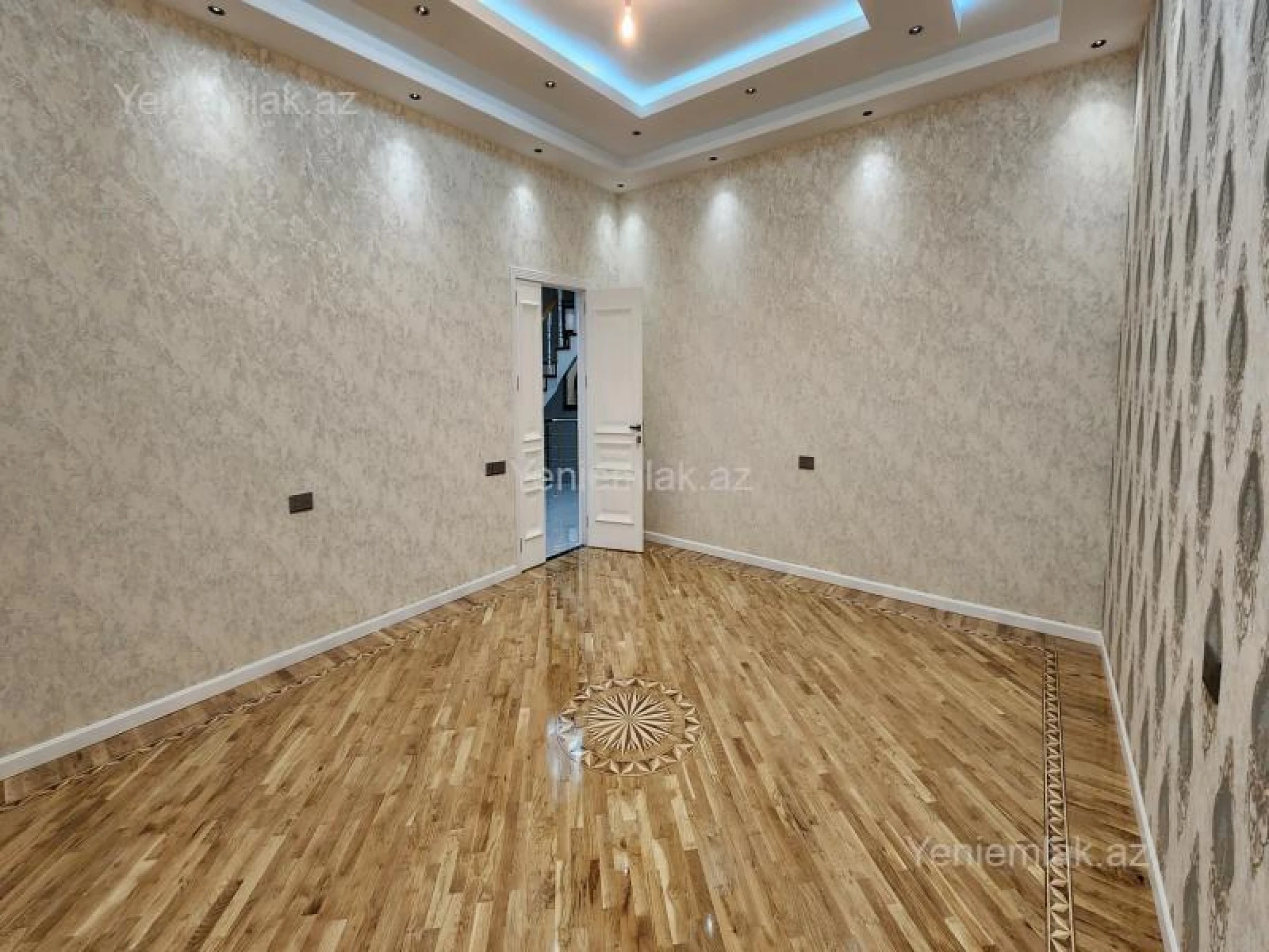 Satılır 6 otaqlı həyət evi 275 m²