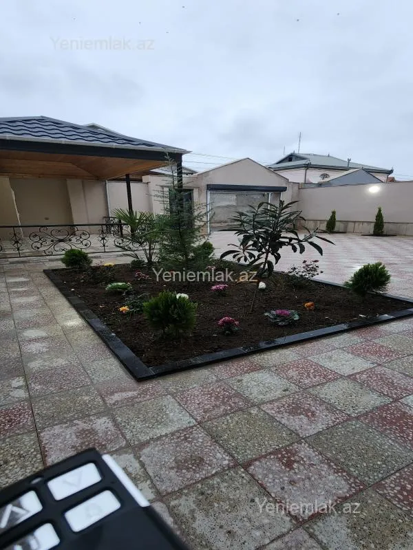 Satılır 6 otaqlı həyət evi 275 m²
