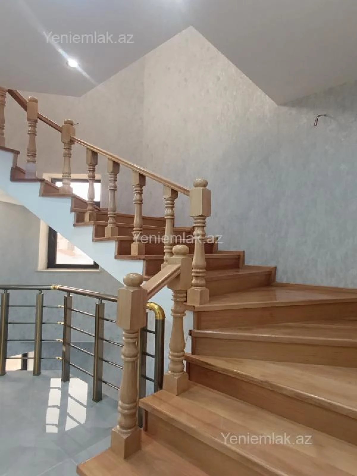 Satılır 6 otaqlı həyət evi 280 m²