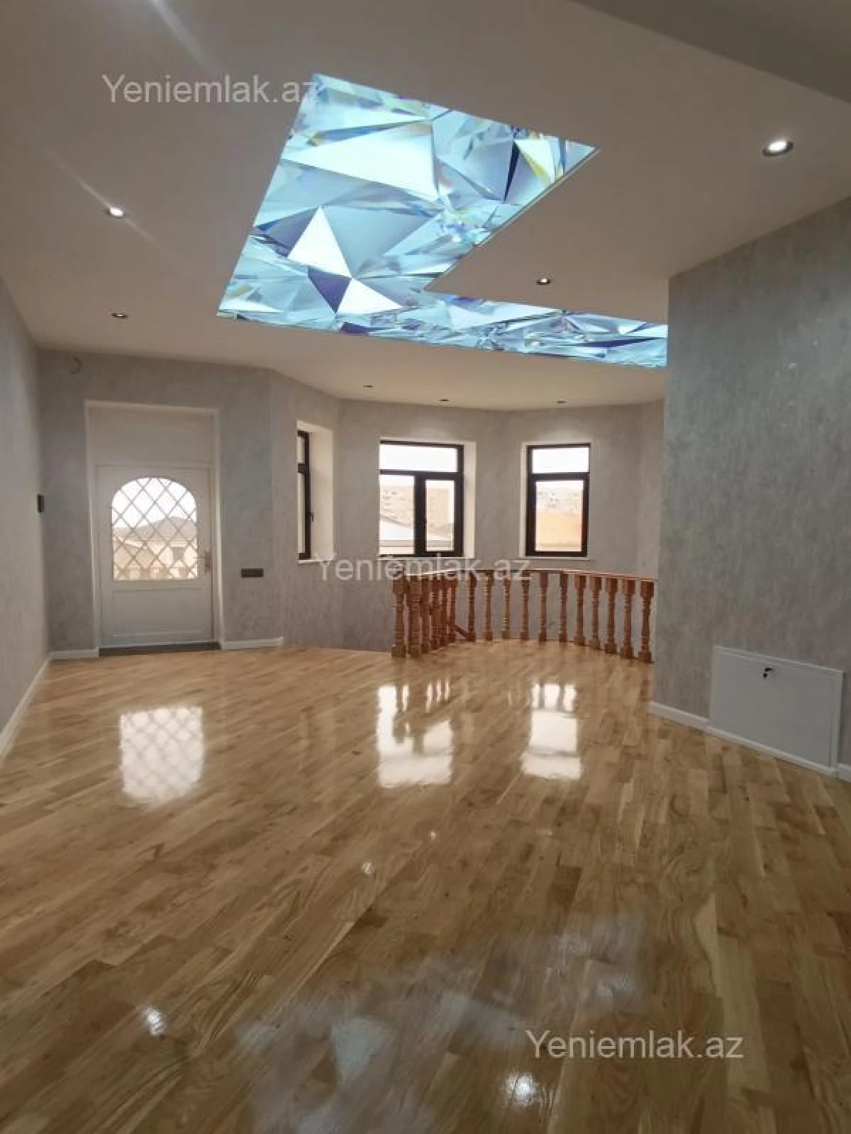 Satılır 6 otaqlı həyət evi 280 m²