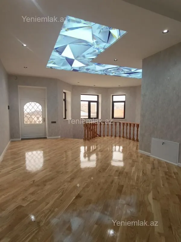 Satılır 6 otaqlı həyət evi 280 m²