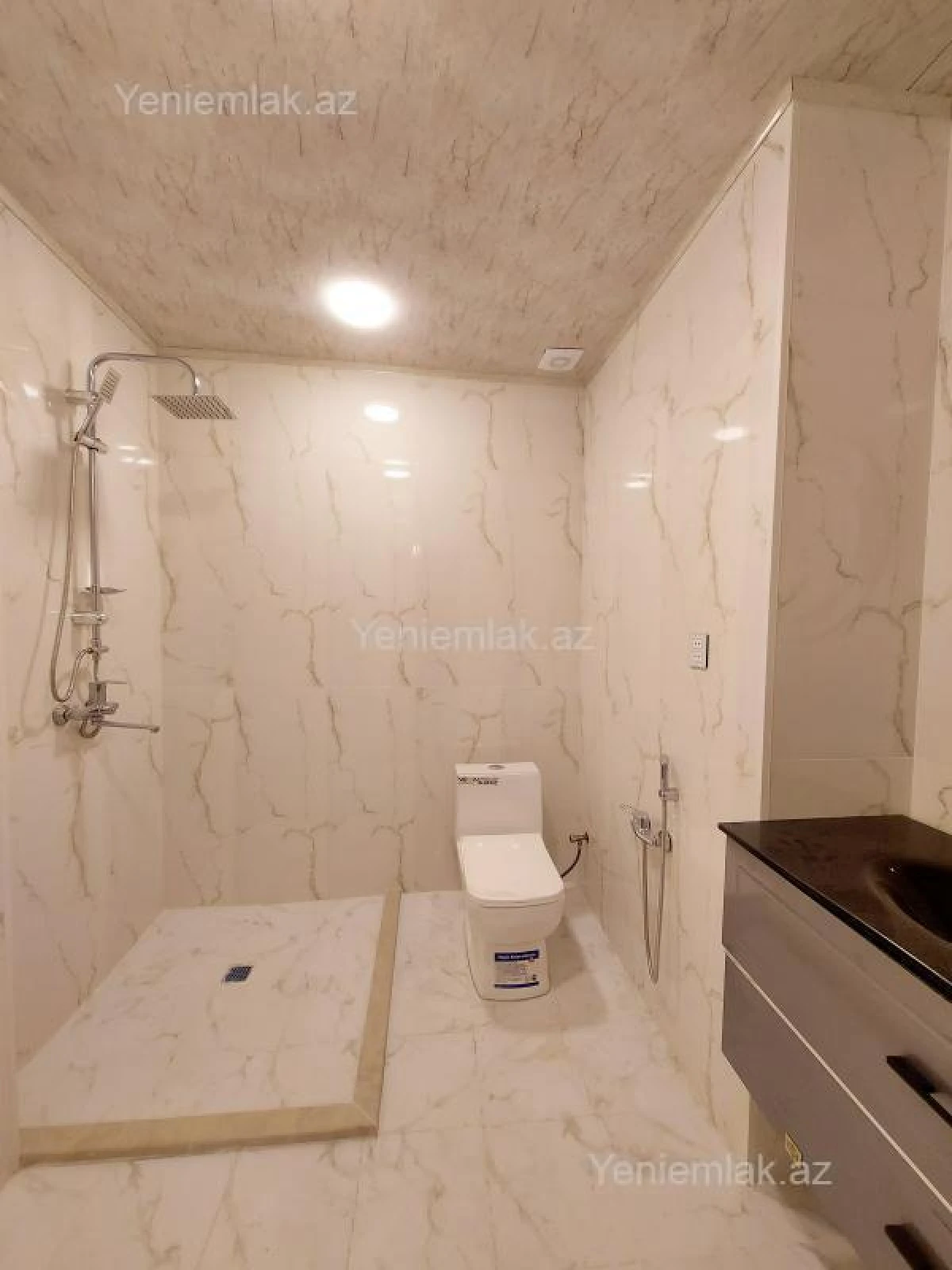 Satılır 3 otaqlı yeni tikili 72 m²