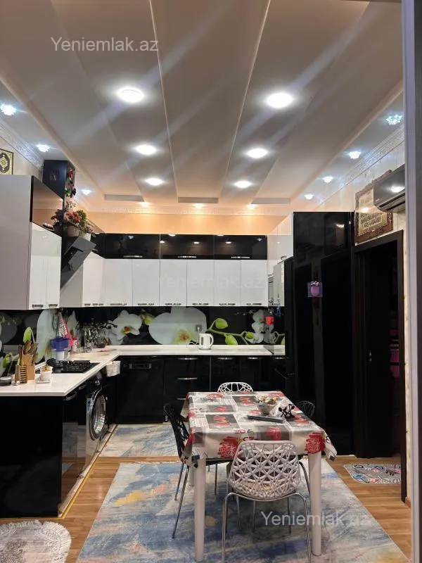 Satılır 3 otaqlı yeni tikili 100 m²