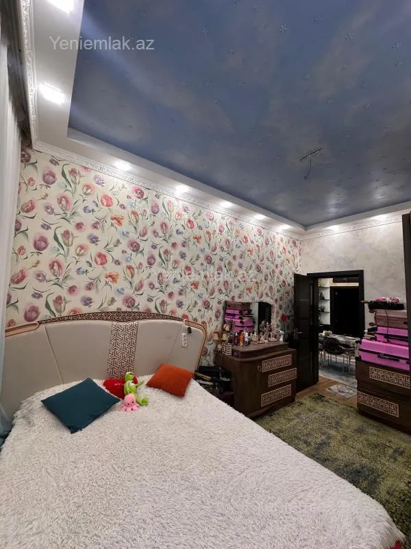 Satılır 3 otaqlı yeni tikili 100 m²