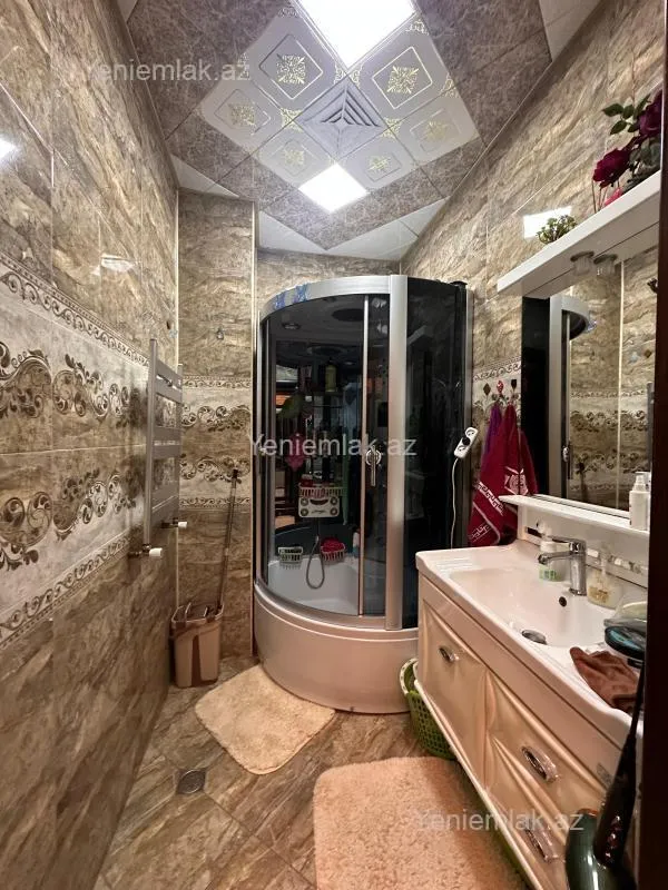 Satılır 3 otaqlı yeni tikili 100 m²